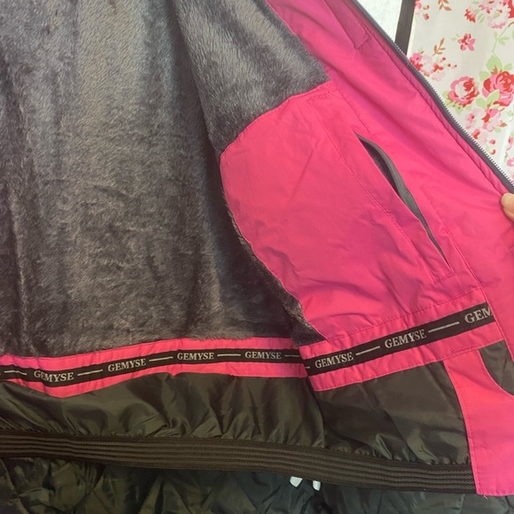 Gemyse Women's Pink Ski & Snow Jacket - Picture 3 of 5